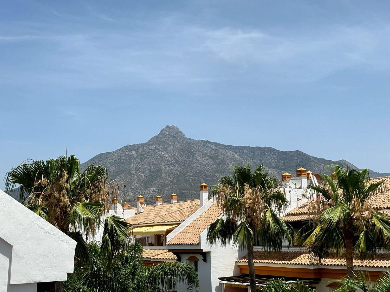 2 sovrum Lägenhet att hyra i Nueva Andalucia med pool garage - 2 200 € (Ref: 9912657)
