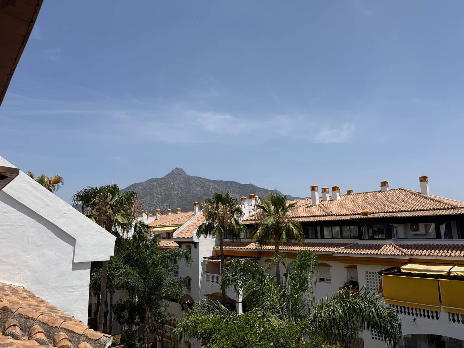 2 sovrum Lägenhet att hyra i Nueva Andalucia med pool garage - 2 200 € (Ref: 9912657)
