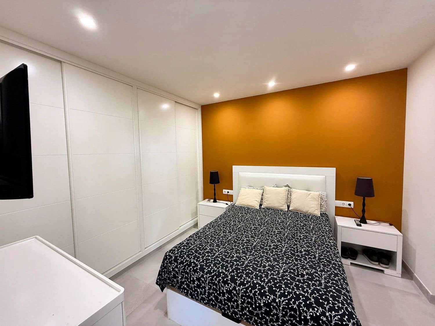 2 sovrum Lägenhet att hyra i Nueva Andalucia med pool garage - 2 200 € (Ref: 9912657)