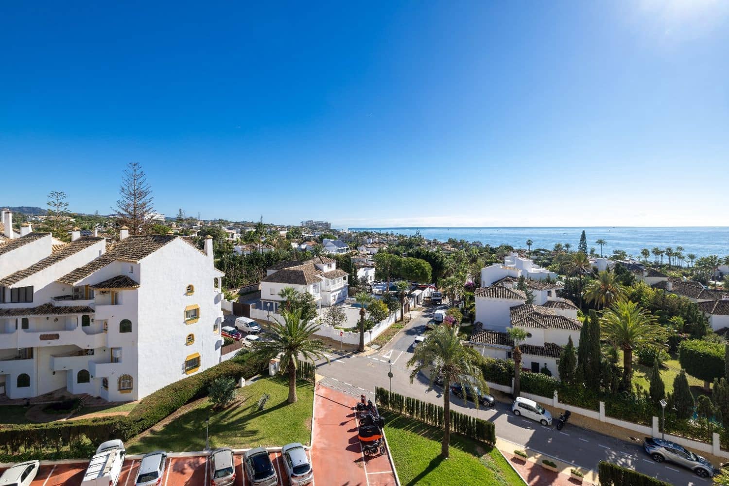 Apartamento para arrendar em Marbella com garagem - 1 600 € (Ref: 9919257)