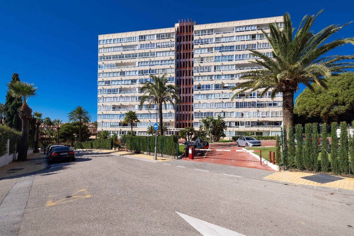 Apartamento para arrendar em Marbella com garagem - 1 600 € (Ref: 9919257)