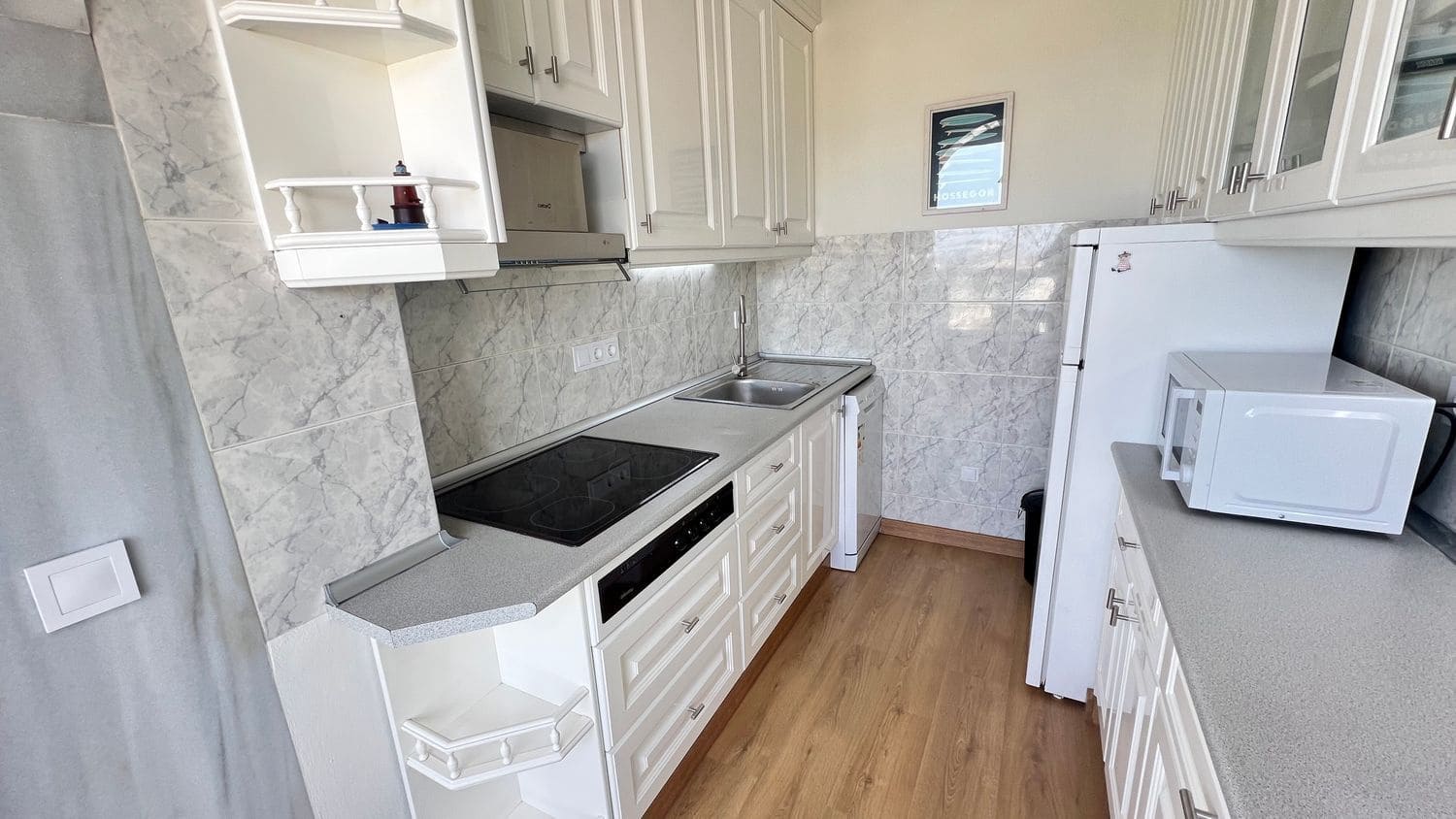 Apartamento para arrendar em Marbella com garagem - 1 600 € (Ref: 9919257)