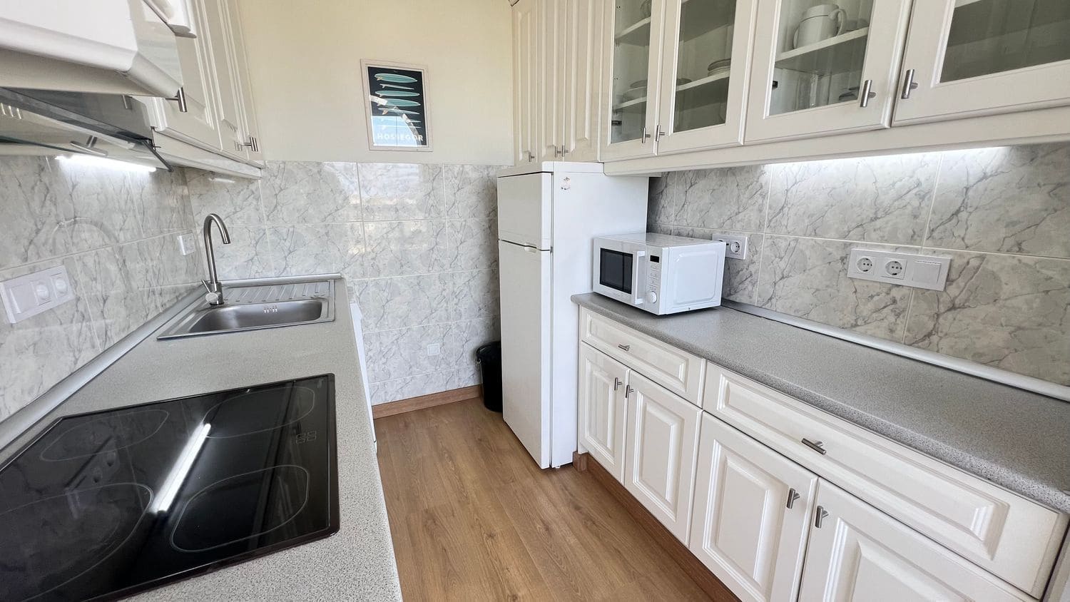 Apartamento para arrendar em Marbella com garagem - 1 600 € (Ref: 9919257)