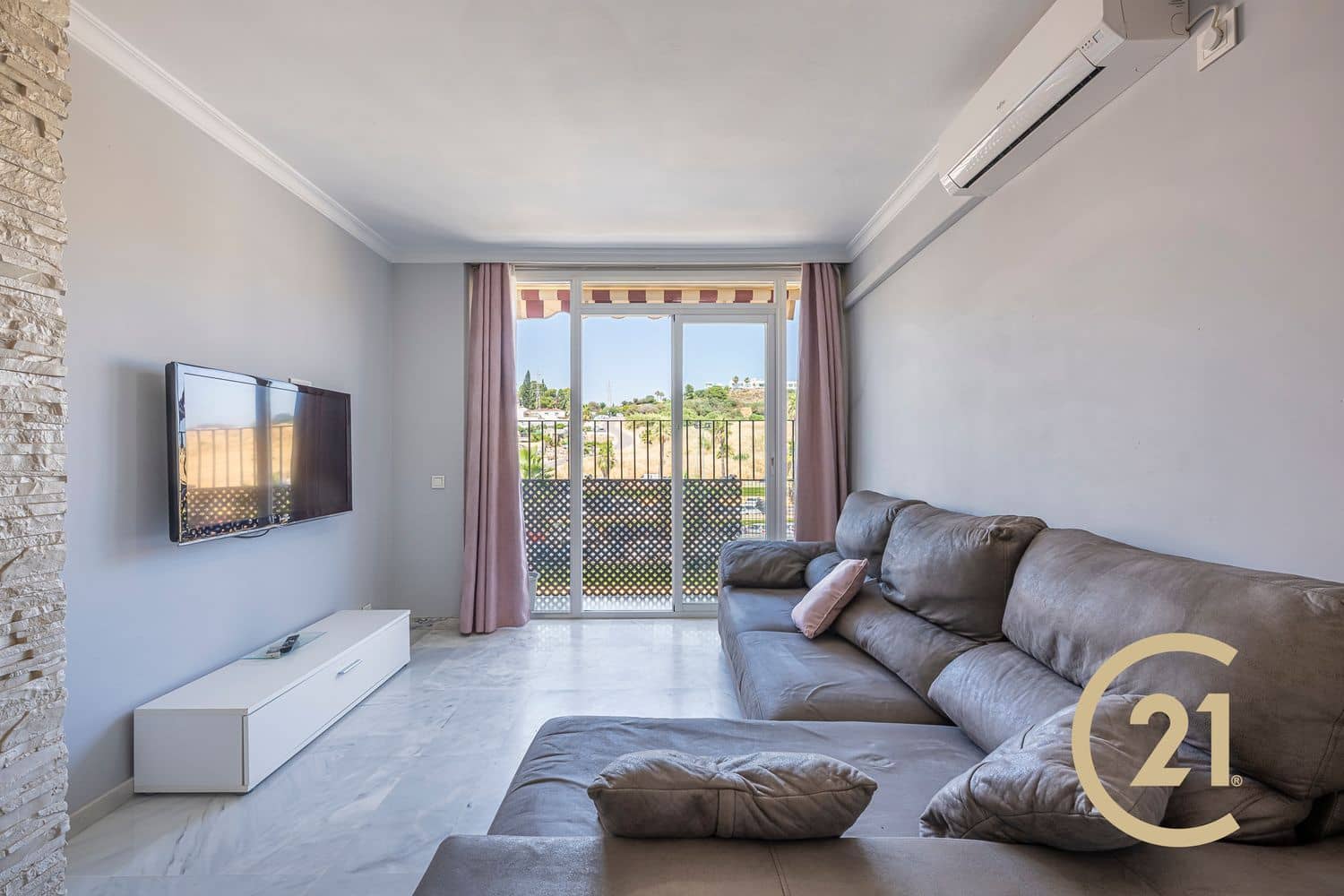 3 soverom Leilighet til salgs i Nueva Andalucia med svømmebasseng garasje - € 300 000 (Ref: 9926667)