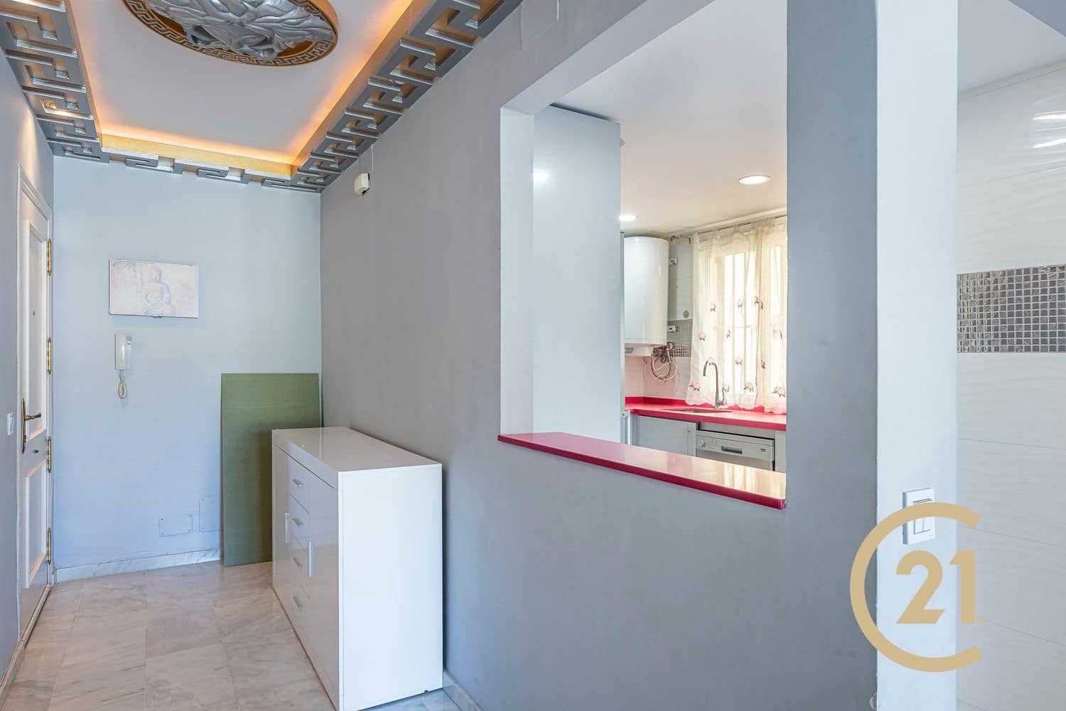 3 soverom Leilighet til salgs i Nueva Andalucia med svømmebasseng garasje - € 300 000 (Ref: 9926667)
