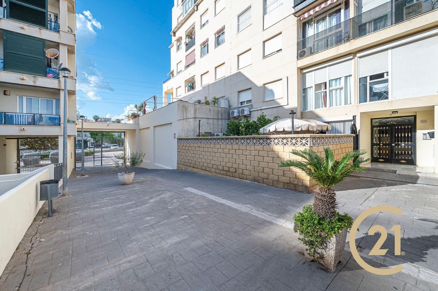 3 soverom Leilighet til salgs i Nueva Andalucia med svømmebasseng garasje - € 300 000 (Ref: 9926667)