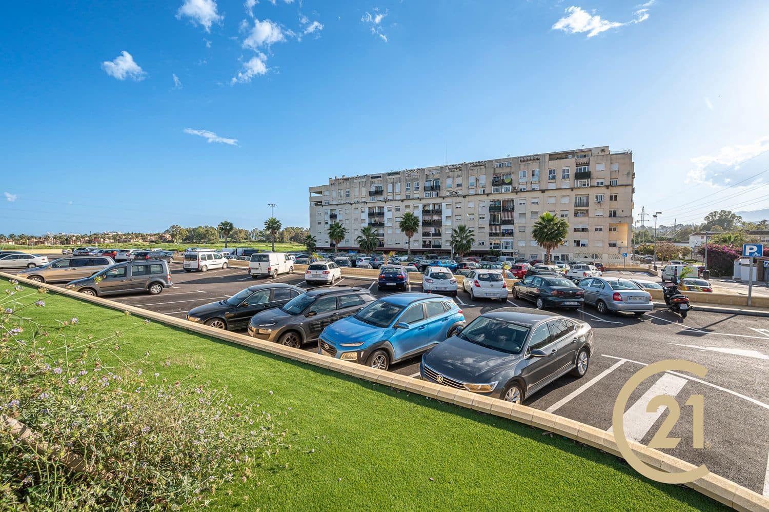3 soverom Leilighet til salgs i Nueva Andalucia med svømmebasseng garasje - € 300 000 (Ref: 9926667)