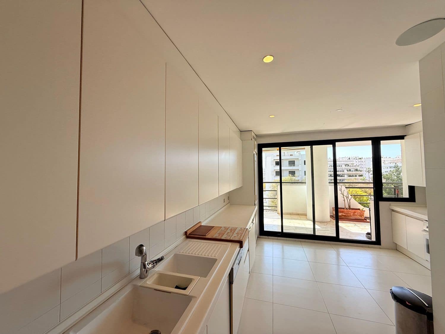 Apartamento de 1 habitación en Marbella en alquiler con garaje - 2.900 € (Ref: 9937416)