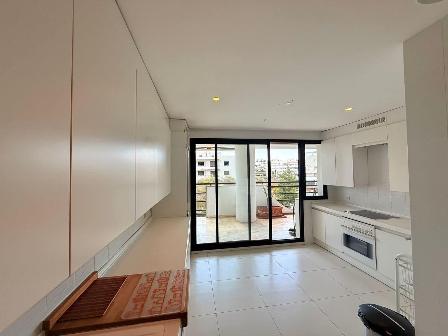 Apartamento de 1 habitación en Marbella en alquiler con garaje - 2.900 € (Ref: 9937416)