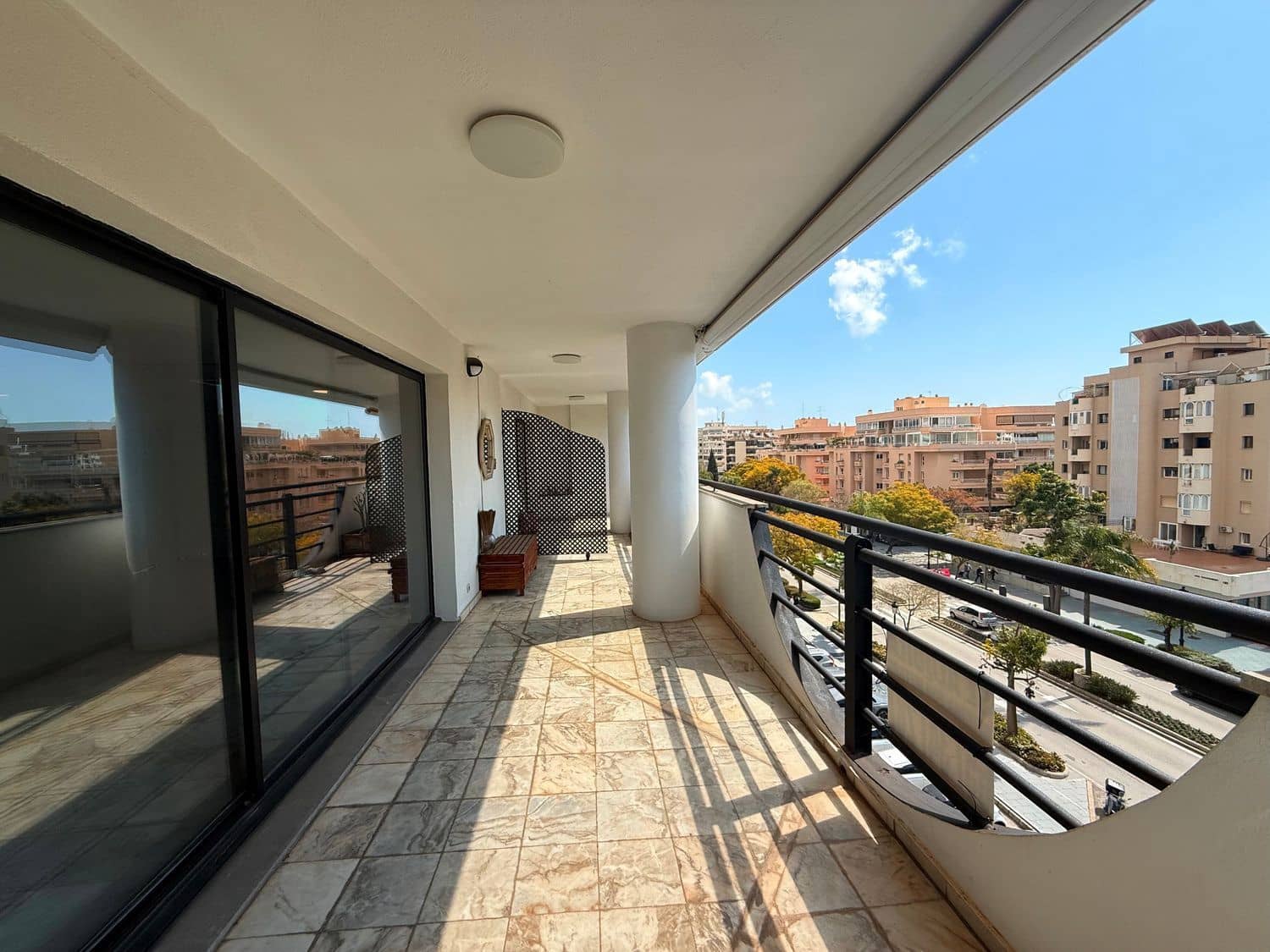 Apartamento de 1 habitación en Marbella en alquiler con garaje - 2.900 € (Ref: 9937416)