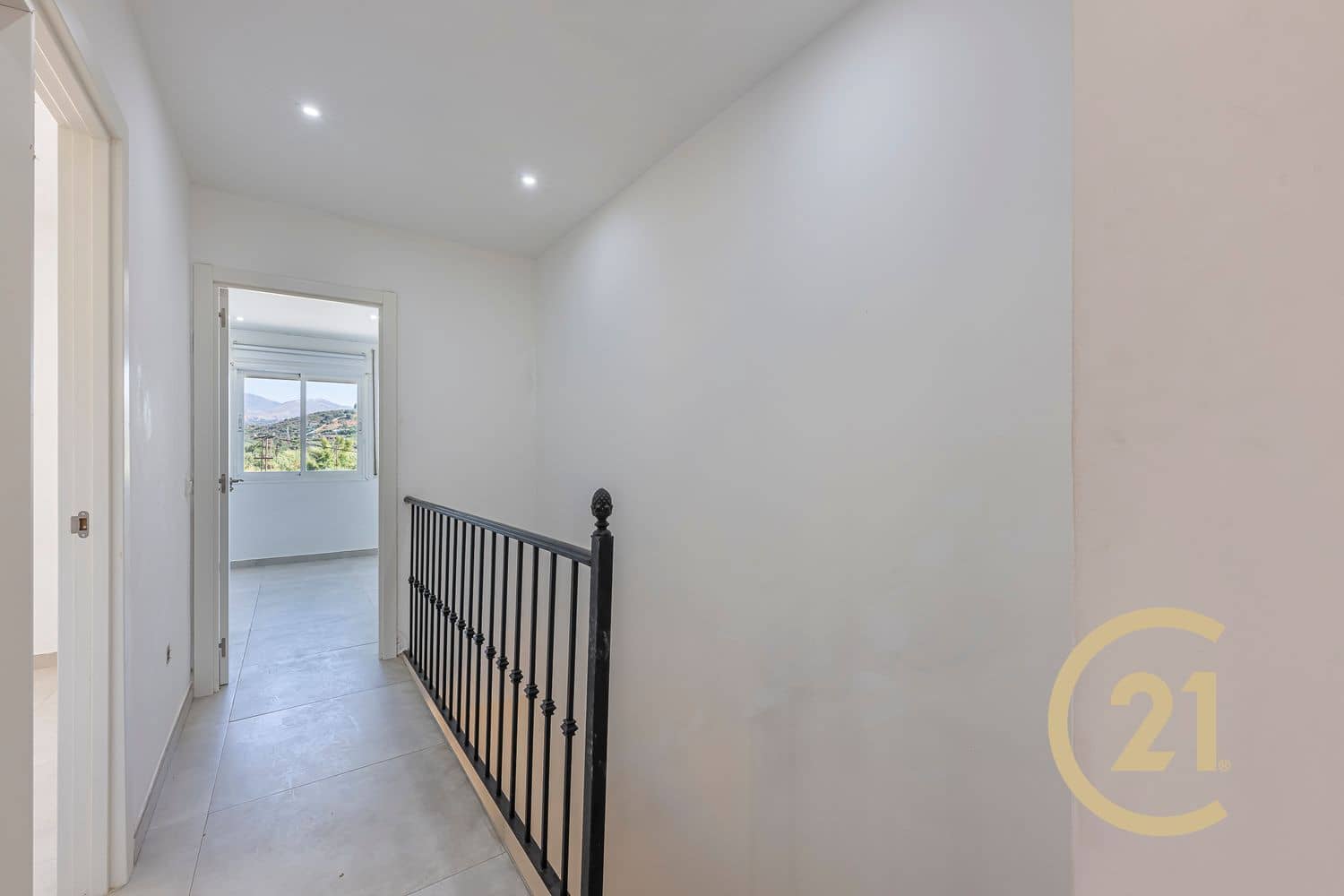 3 soveværelse Byhus til salg i Estepona med swimmingpool garage - € 375.000 (Ref: 9939295)