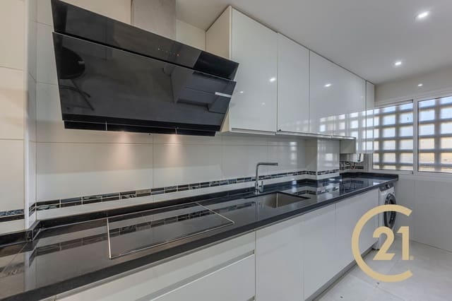 3 soveværelse Byhus til salg i Las Lomas, Estepona med swimmingpool garage - € 375.000 (Ref: 9939295)