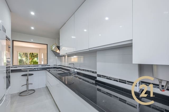 3 soveværelse Byhus til salg i Las Lomas, Estepona med swimmingpool garage - € 375.000 (Ref: 9939295)