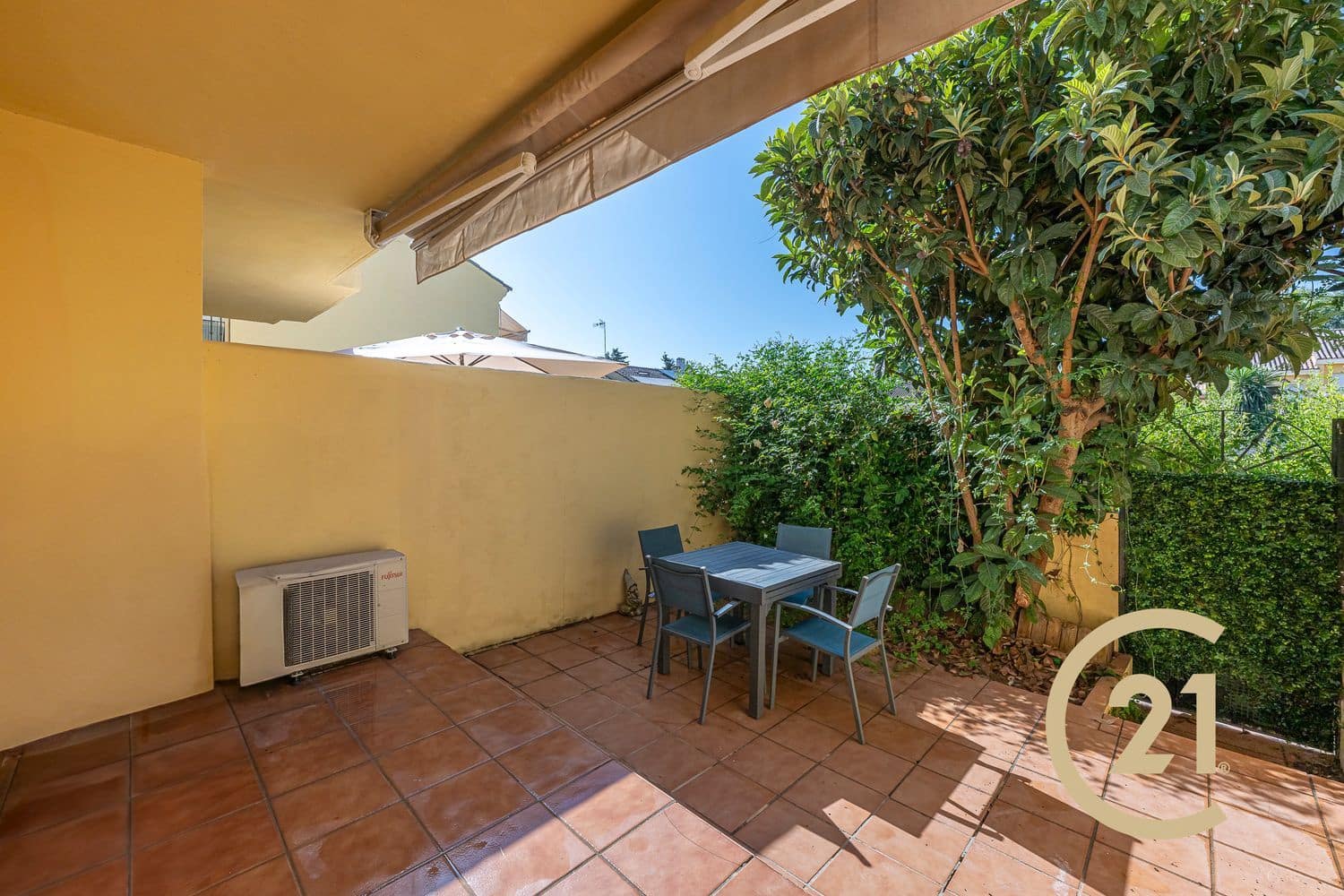 3 soveværelse Byhus til salg i Estepona med swimmingpool garage - € 375.000 (Ref: 9939295)