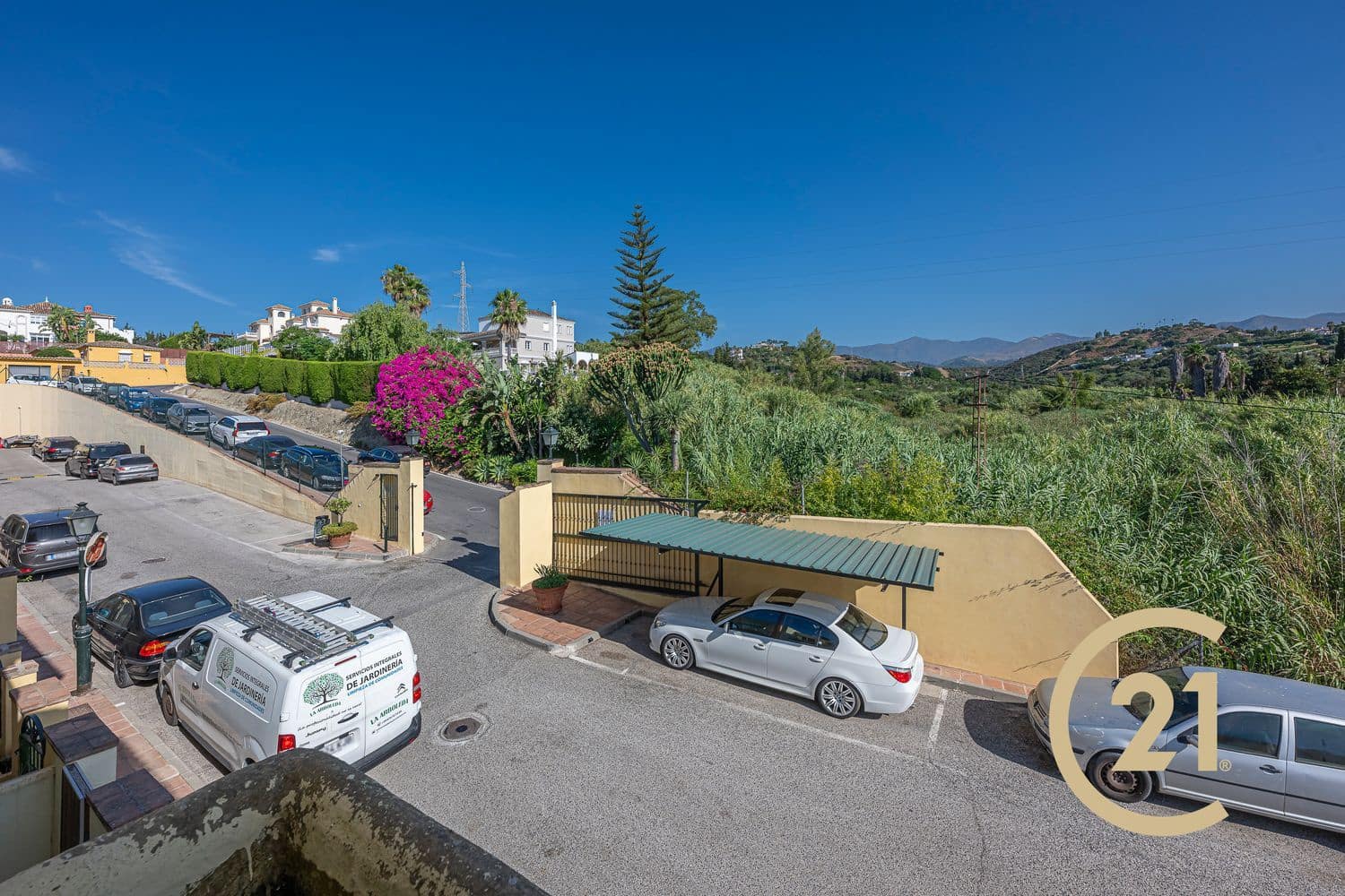 3 soveværelse Byhus til salg i Estepona med swimmingpool garage - € 375.000 (Ref: 9939295)