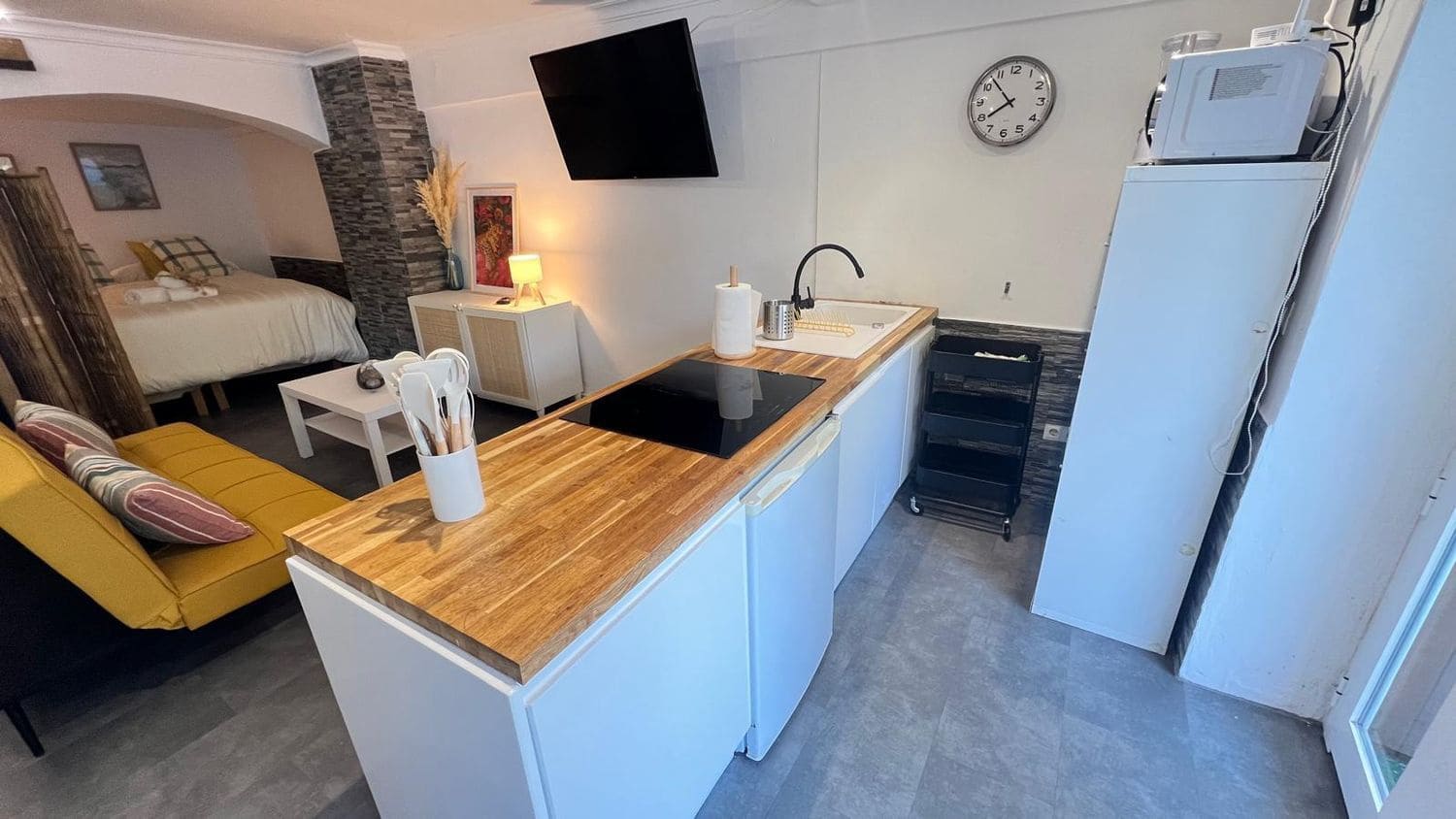 Apartment for rent in Marbella with garage - € 1,100 (Ref: 9941665)