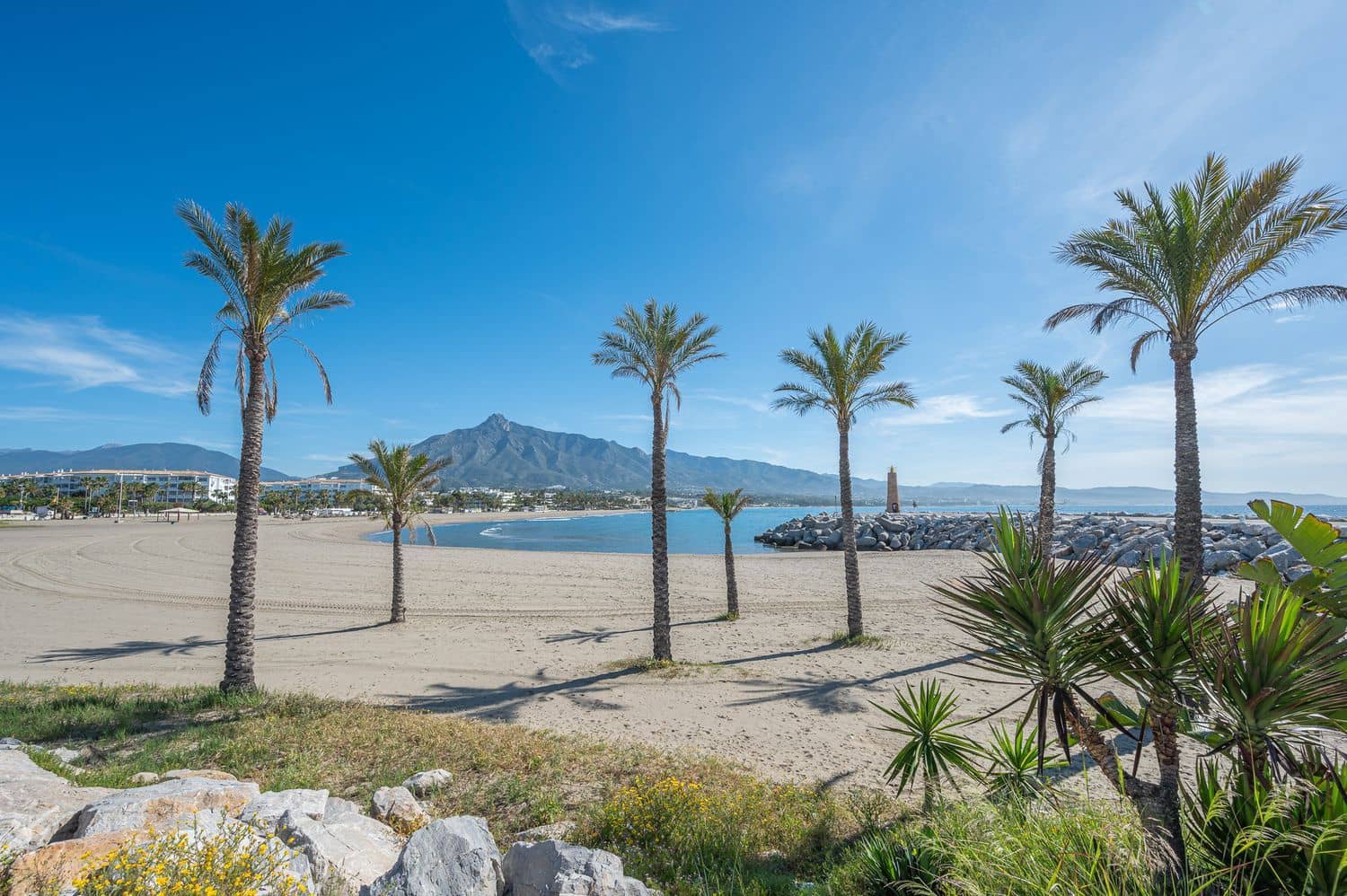 Appartement te huur in Marbella met garage - € 1.100 (Ref: 9941665)