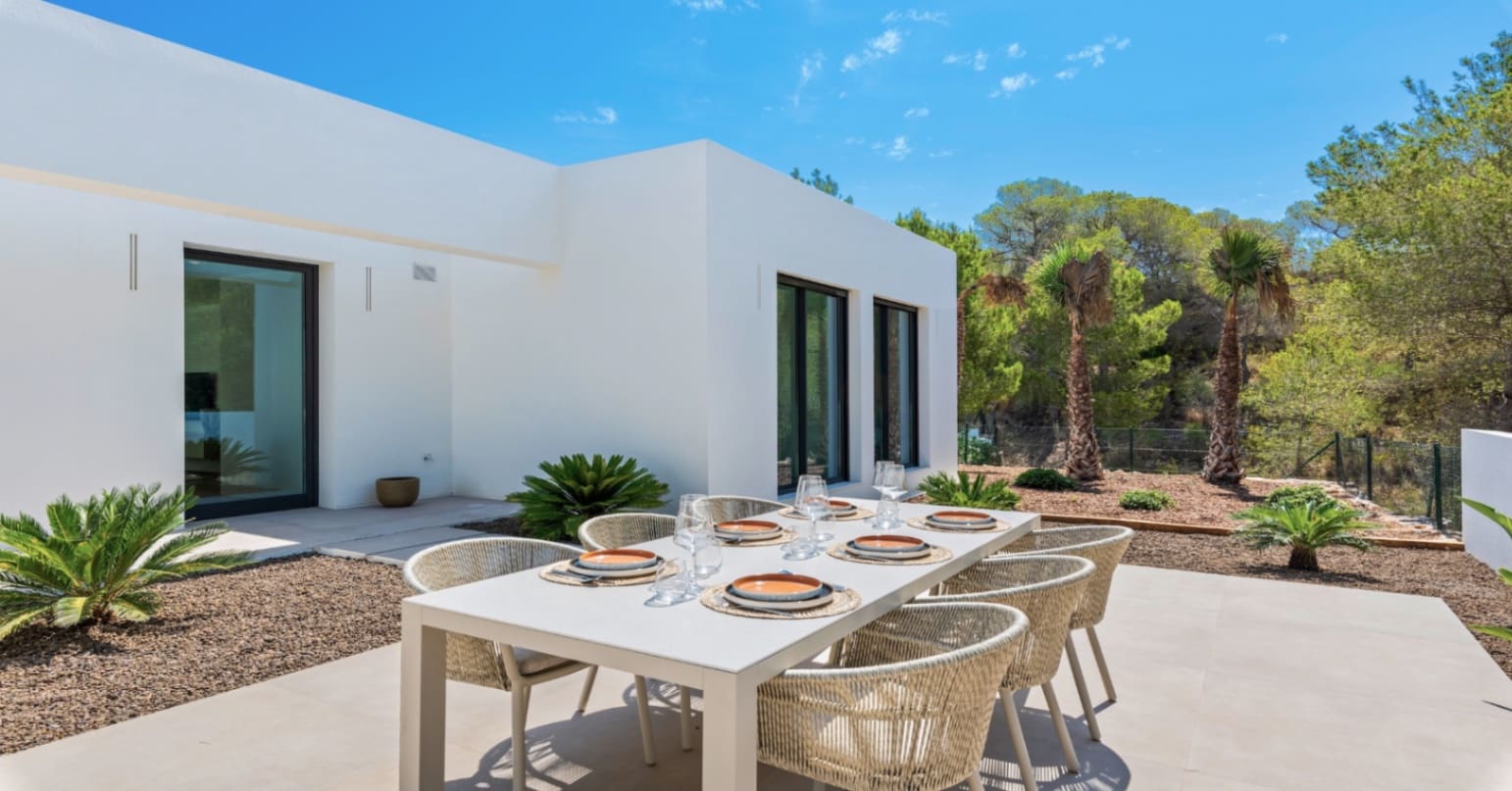 3 bedroom Villa for sale in Las Colinas Golf with pool garage - € 1,875,000 (Ref: 10039449)