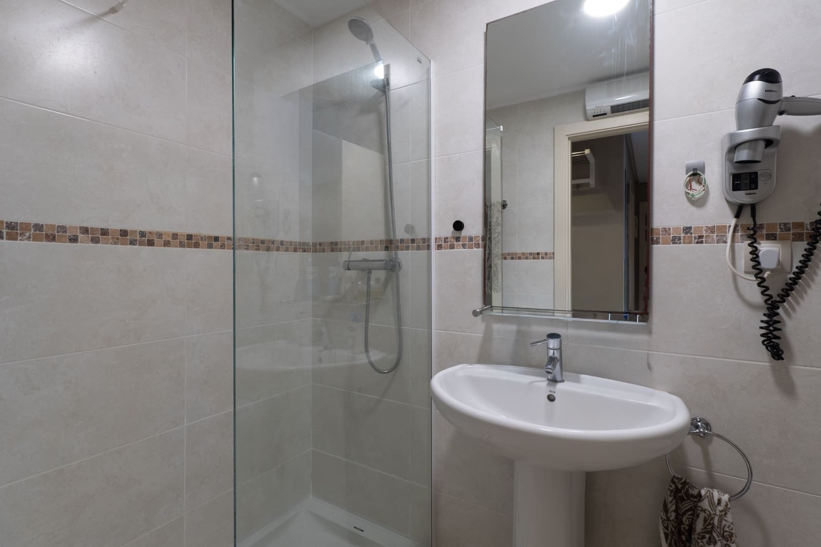 2 bedroom Apartment for sale in Altea with pool garage - € 375,000 (Ref: 10039489)