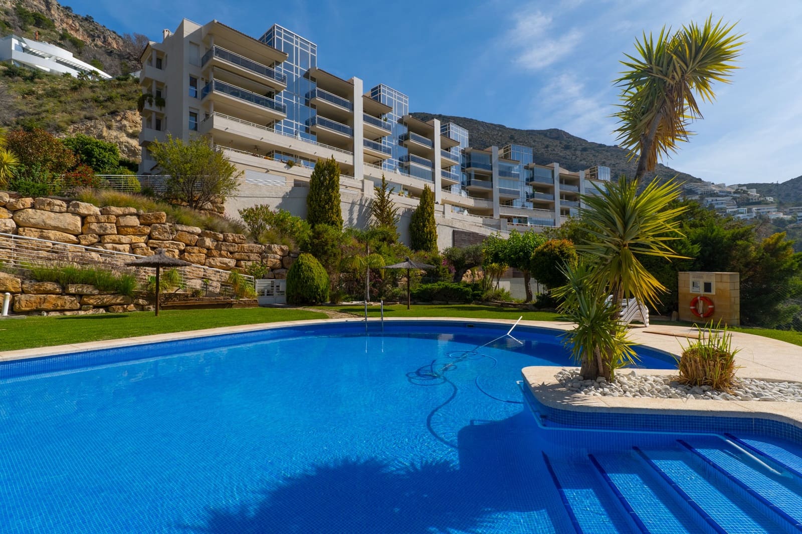 2 bedroom Apartment for sale in Altea with pool garage - € 375,000 (Ref: 10039489)