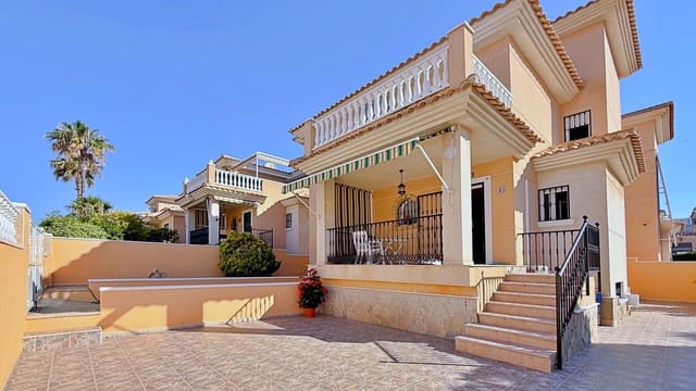 4 chambre Villa/Maison à vendre à Los Balcones - Los Altos, Orihuela avec piscine garage - 379 000 € (Ref: 10039491)