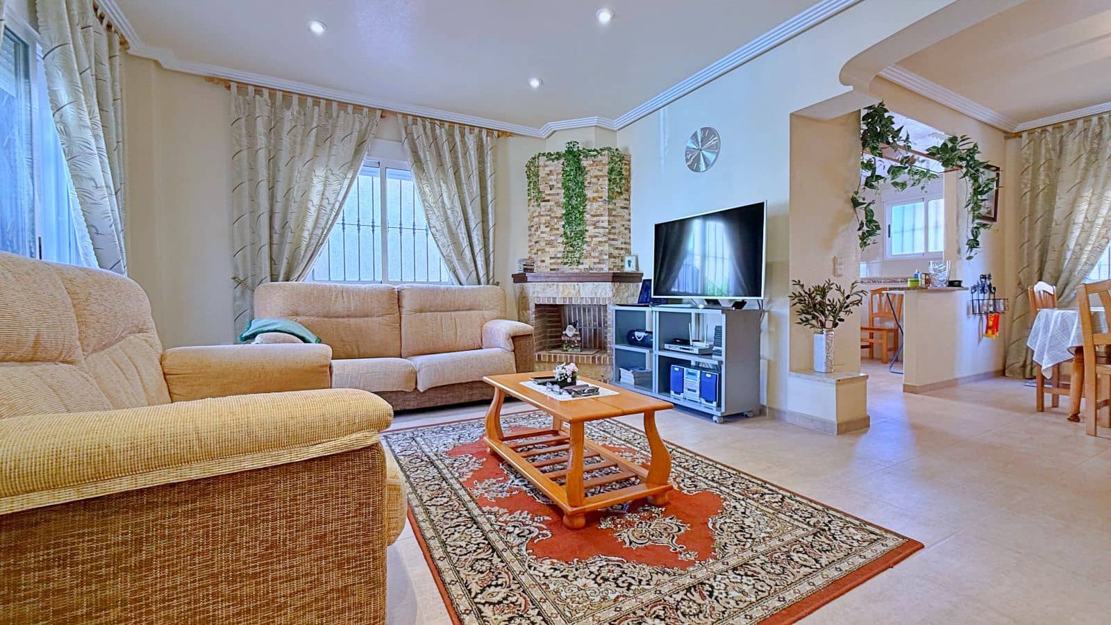 4 chambre Villa/Maison à vendre à Orihuela Costa avec piscine garage - 379 000 € (Ref: 10039491)