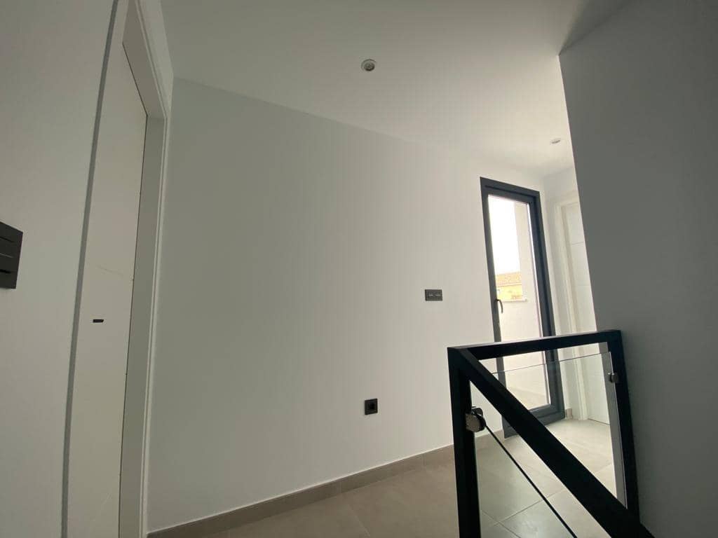 Chalet de 3 habitaciones en Los Alcázares en venta con piscina garaje - 419.900 € (Ref: 10039530)