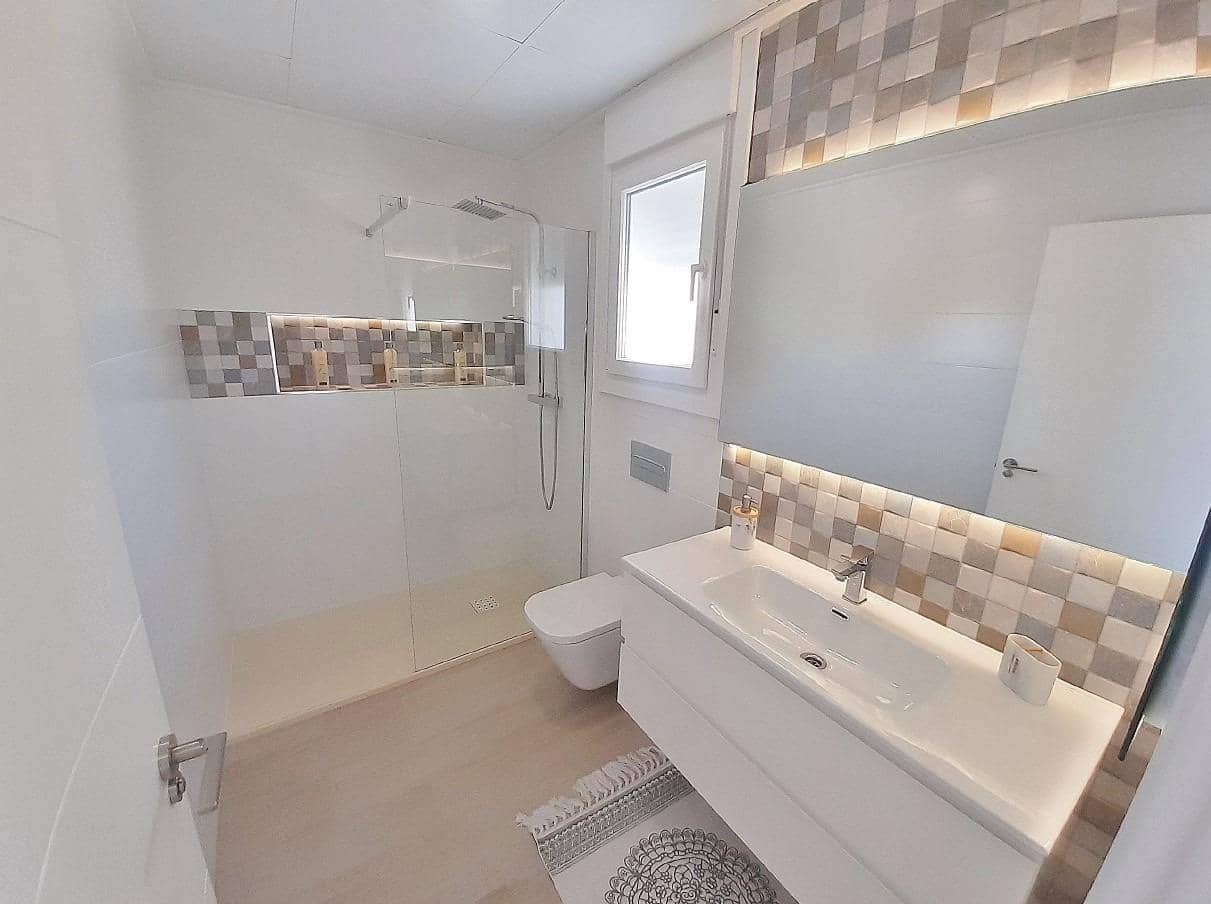 3 soverom Rekkehus til salgs i Avileses med svømmebasseng garasje - € 289 900 (Ref: 10039575)