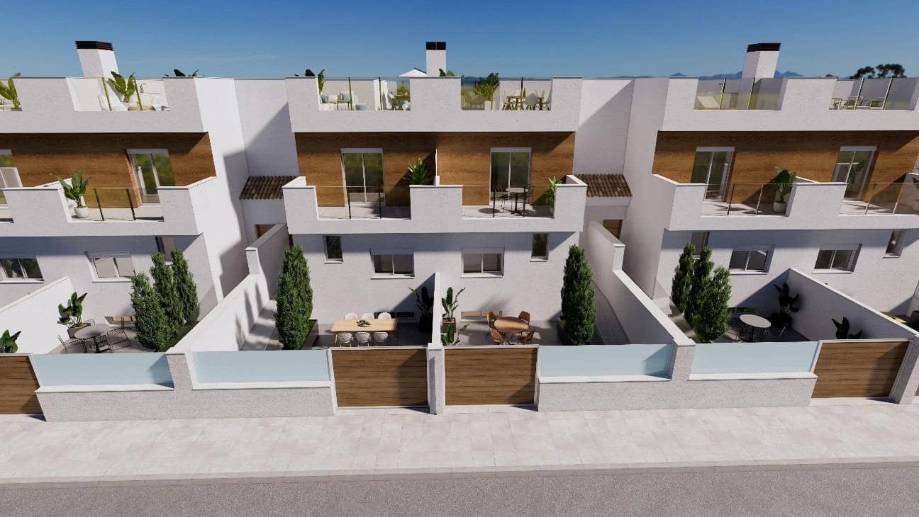 3 slaapkamer Rijtjeshuis te koop in Los Alcazares met zwembad garage - € 382.000 (Ref: 10039619)