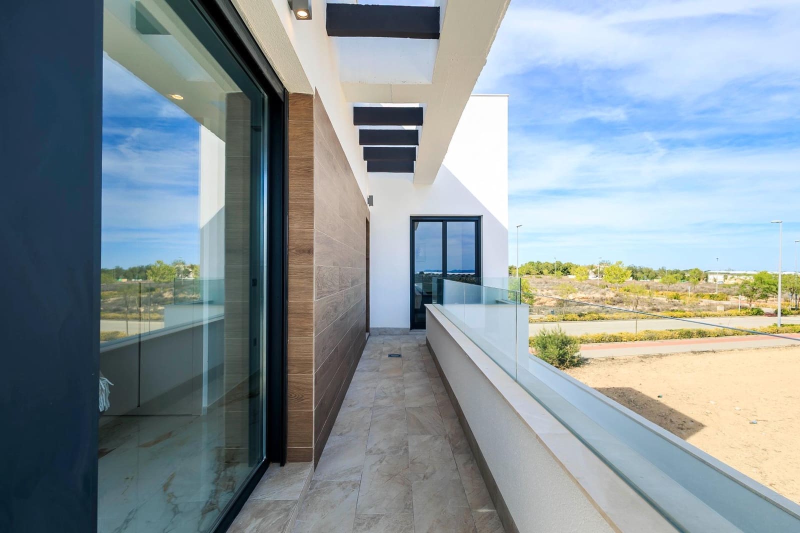 Chalet de 3 habitaciones en Pilar de la Horadada en venta con piscina garaje - 420.000 € (Ref: 10039755)