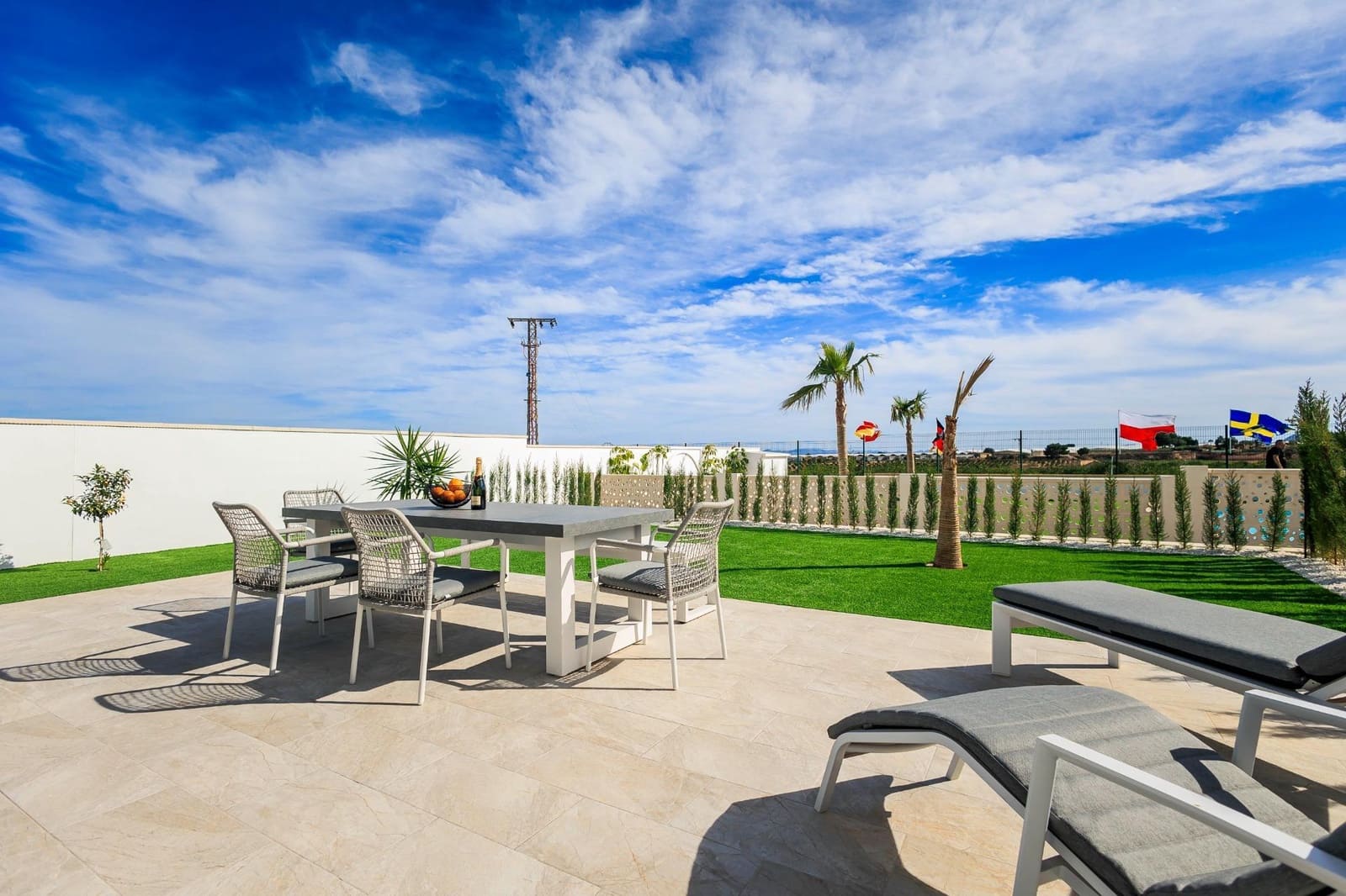 Chalet de 3 habitaciones en Pilar de la Horadada en venta con piscina garaje - 420.000 € (Ref: 10039755)
