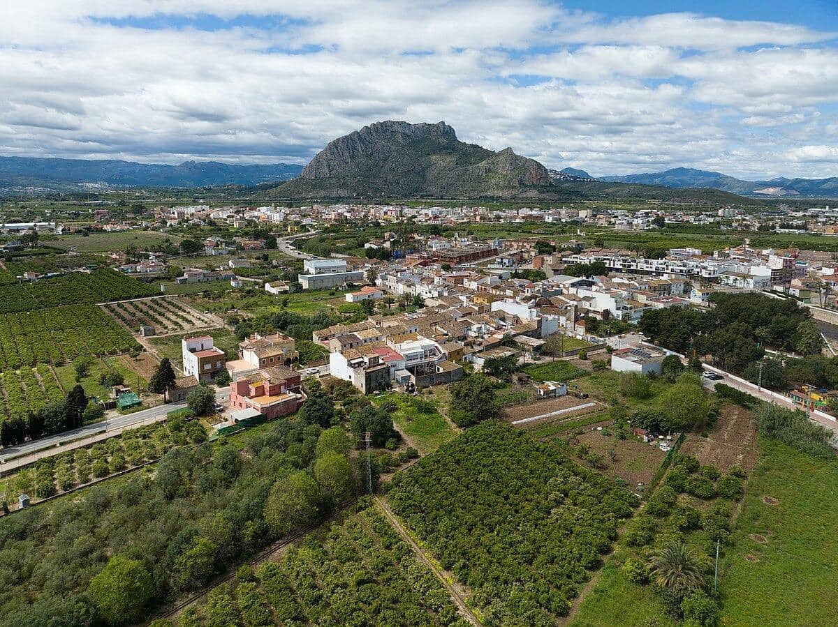 3 bedroom Villa for sale in Els Poblets with garage - € 415,000 (Ref: 10039761)