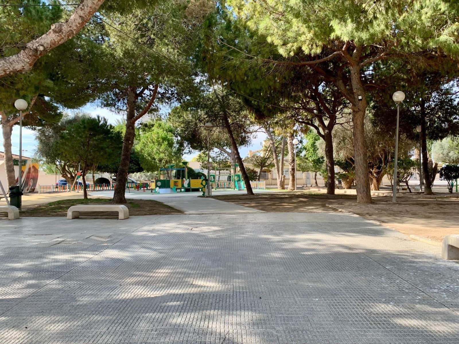 4 chambre Villa/Maison à vendre à Los Alcazares avec piscine garage - 390 000 € (Ref: 10039762)