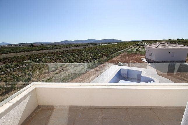 4 Zimmer Villa zu verkaufen in Pinoso mit Pool Garage - 375.000 € (Ref: 10039770)