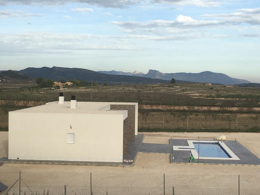 3 quarto Moradia para venda em Pinoso com piscina garagem - 398 000 € (Ref: 10039771)