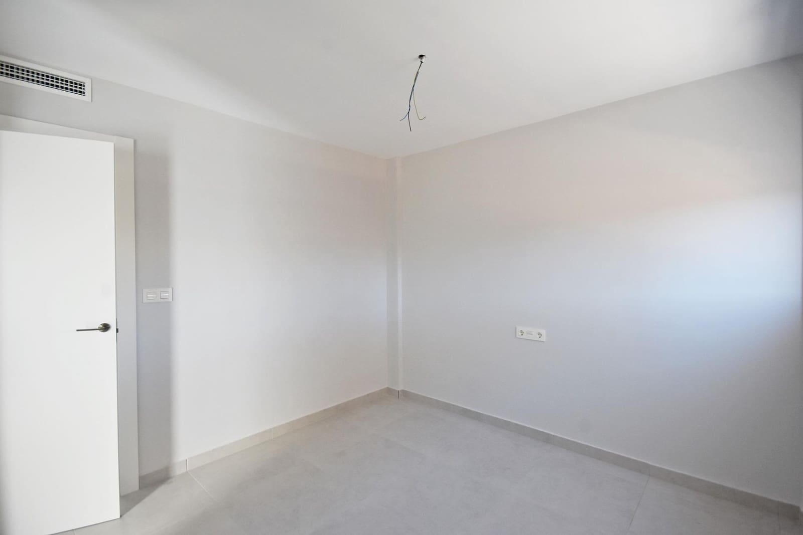 3 makuuhuone Huvila myytävänä paikassa Alamillo mukana uima-altaan - 298 000 € (Ref: 10039875)