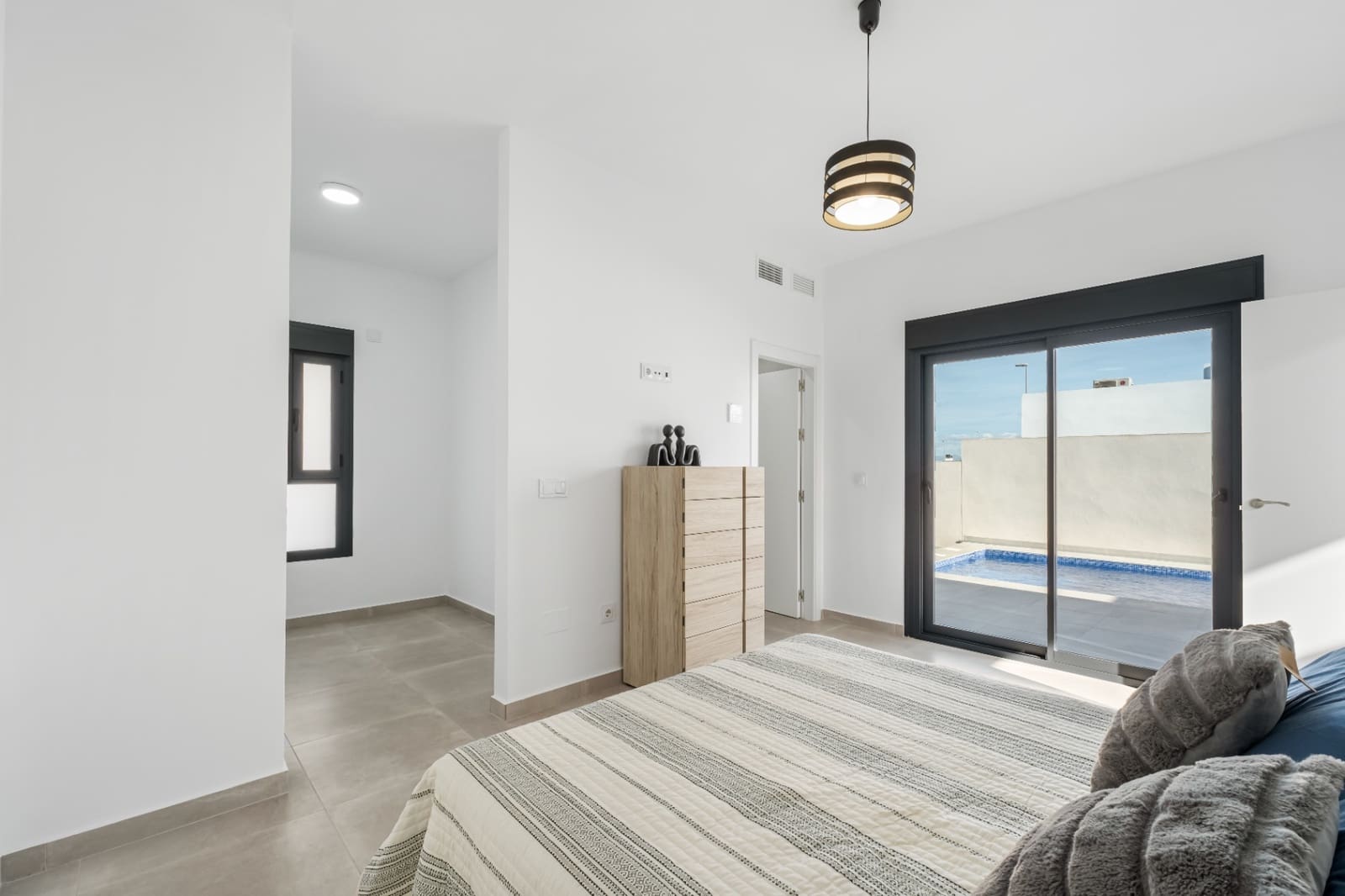 3 sovrum Radhus till salu i Daya Nueva med pool garage - 380 000 € (Ref: 10088628)