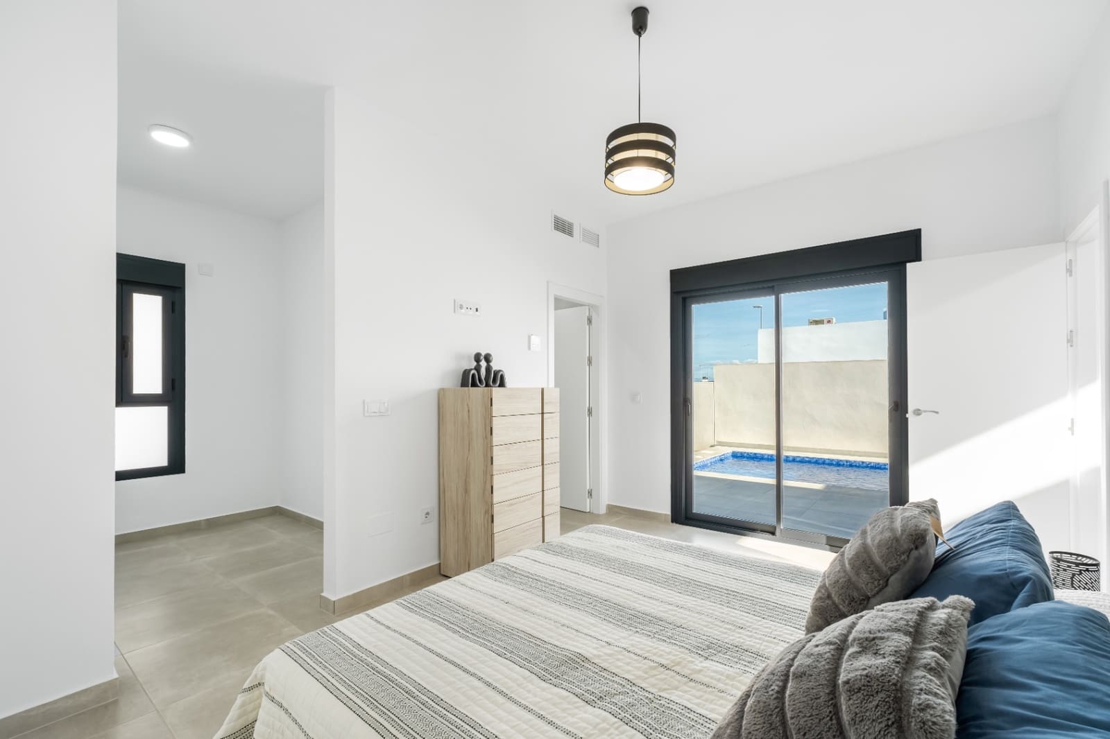 3 sovrum Radhus till salu i Daya Nueva med pool garage - 380 000 € (Ref: 10088628)