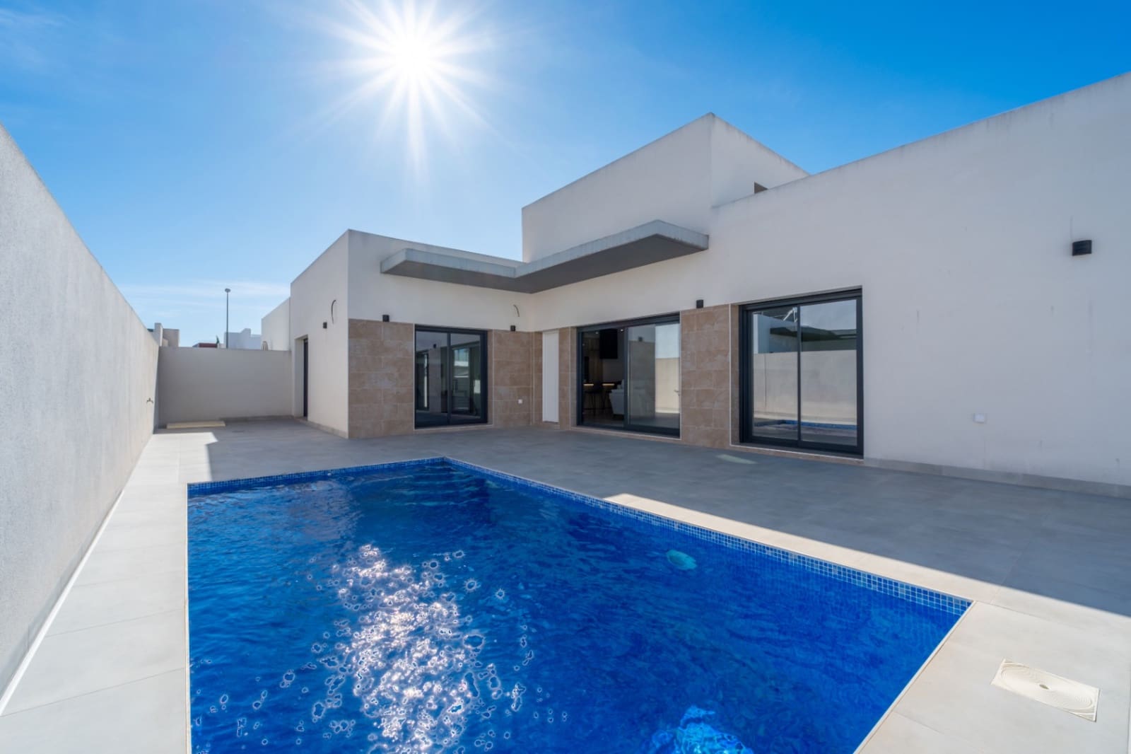 3 sovrum Radhus till salu i Daya Nueva med pool garage - 380 000 € (Ref: 10088628)