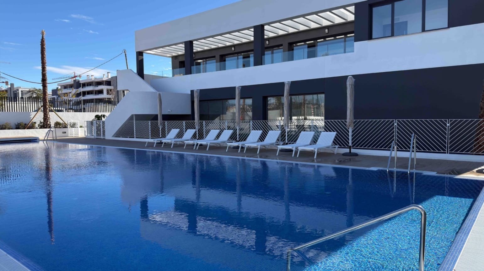 Apartamento de 1 habitación en Torrevieja en venta con piscina garaje - 262.000 € (Ref: 10160624)