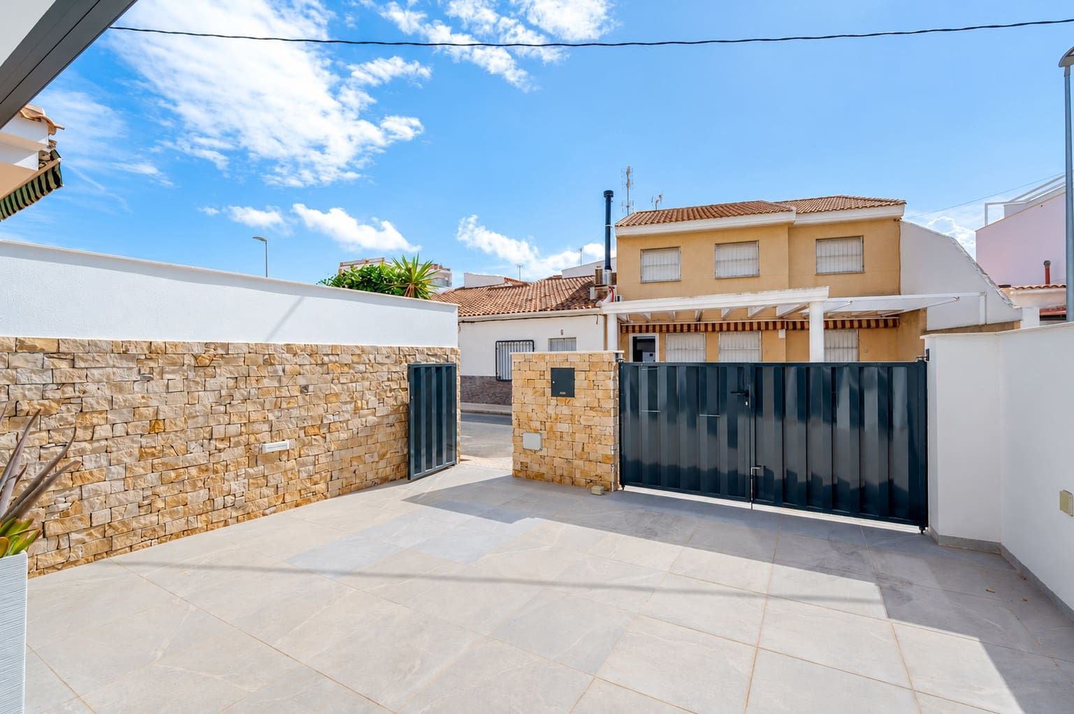 3 slaapkamer Huis te koop in Pilar de la Horadada met zwembad garage - € 515.000 (Ref: 10184043)