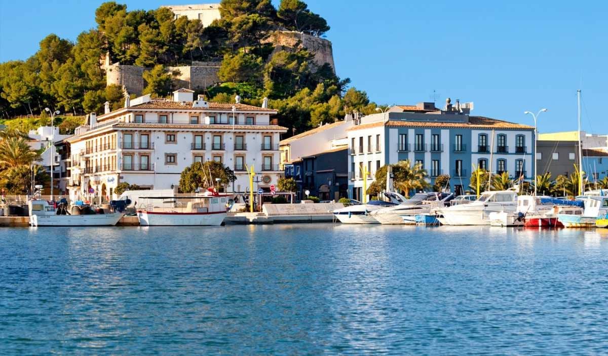 Apartamento de 3 habitaciones en Dénia en venta con piscina garaje - 399.000 € (Ref: 8834243)