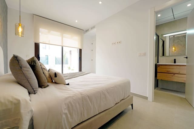 Casa de 3 habitaciones en Rojales en venta con piscina - 399.000 € (Ref: 8946130)