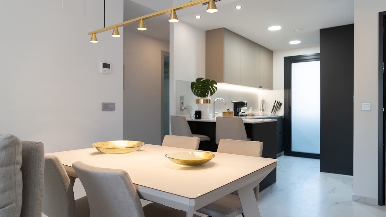 3 sovrum Lägenhet till salu i Benidorm med pool - 558 000 € (Ref: 9001400)