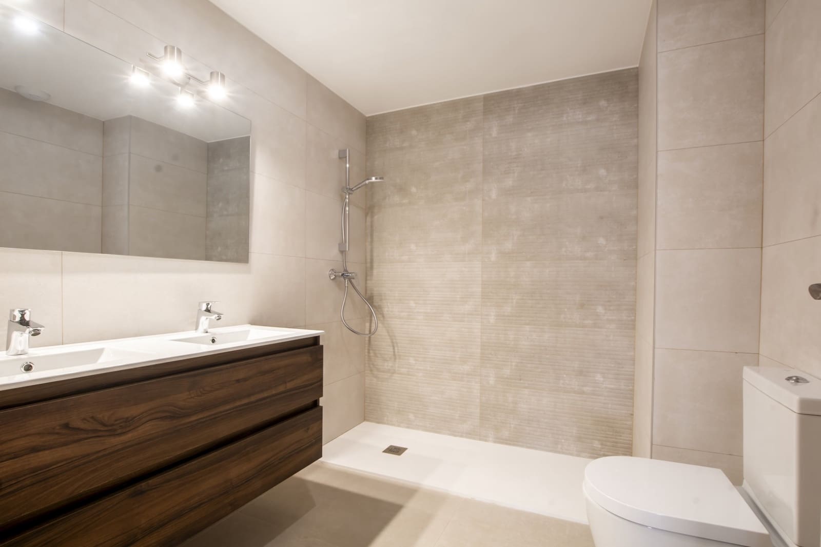 2 sypialnia Apartament na sprzedaż w Manilva z basenem garażem - 329 000 € (Ref: 9124687)