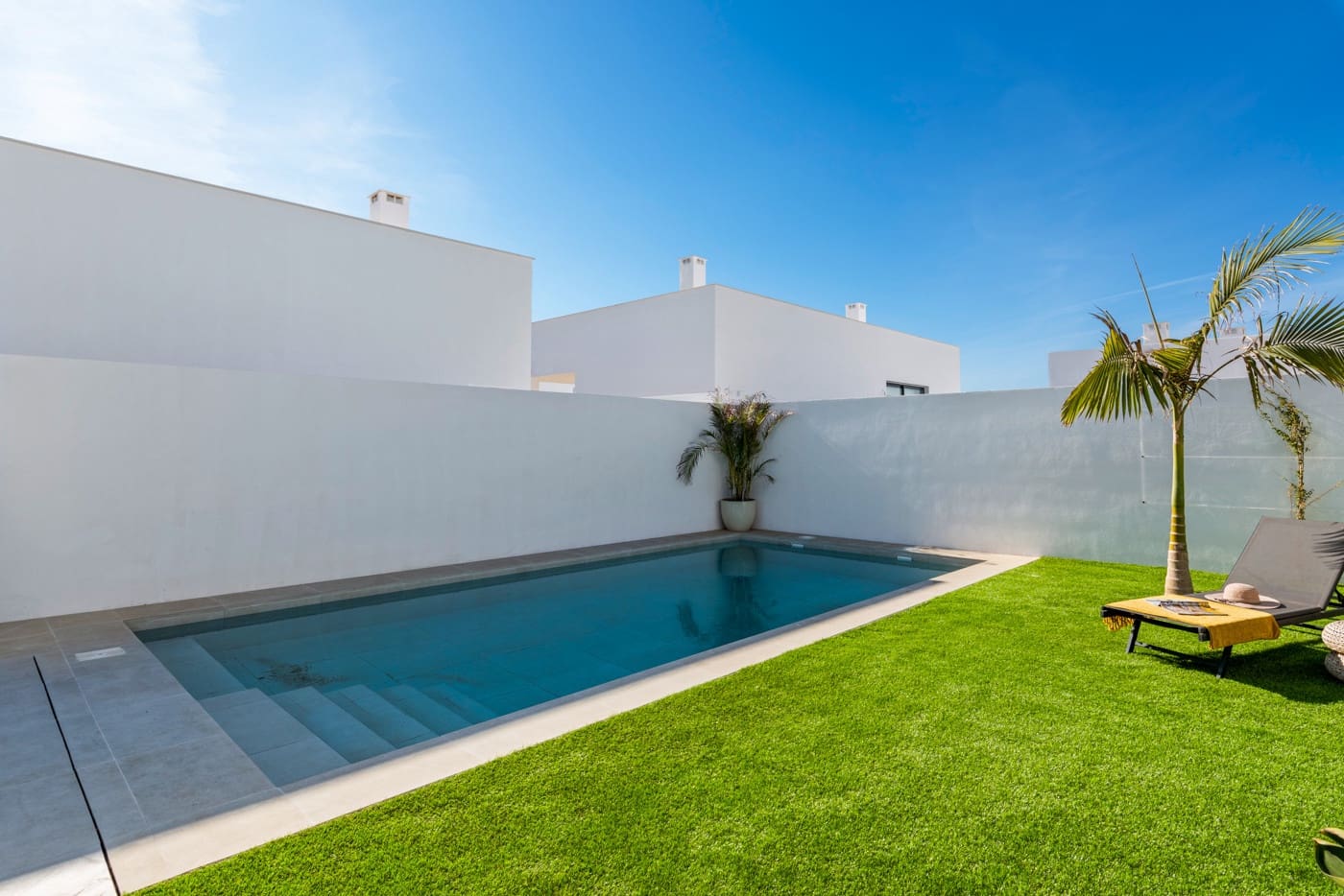 Chalet de 3 habitaciones en Mar de Cristal en venta con piscina garaje - 549.000 € (Ref: 9231412)