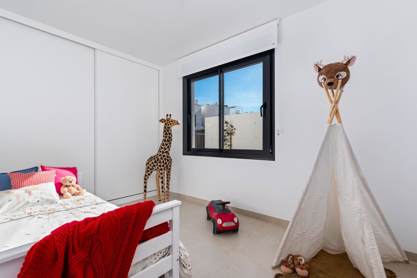 Chalet de 3 habitaciones en Mar de Cristal en venta con piscina garaje - 549.000 € (Ref: 9231412)