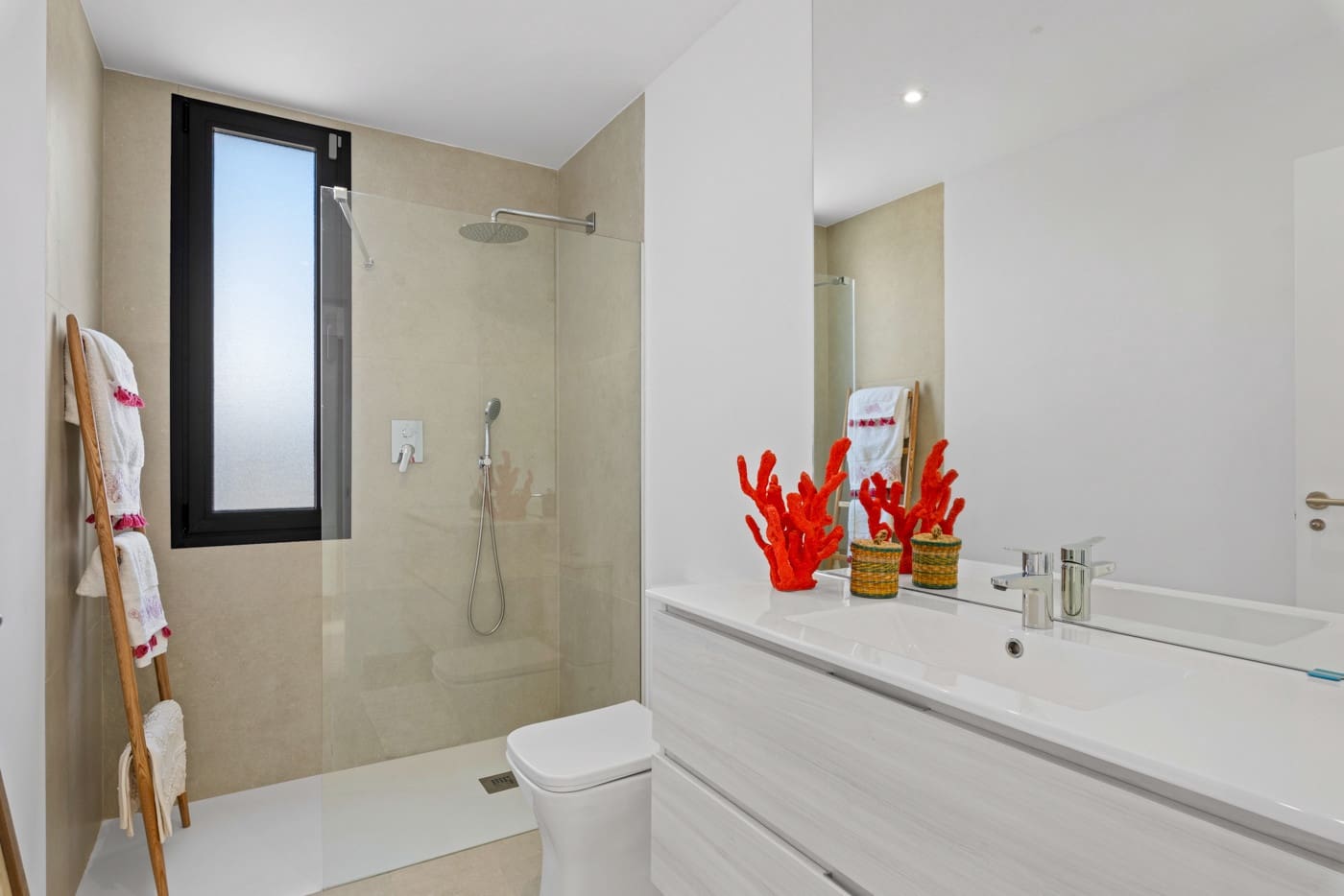 Chalet de 3 habitaciones en Mar de Cristal en venta con piscina garaje - 549.000 € (Ref: 9231412)