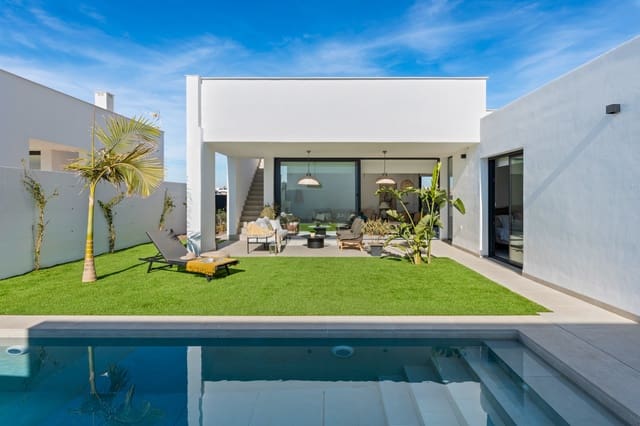 Chalet de 3 habitaciones en Mar de Cristal, Cartagena en venta con piscina - 549.000 € (Ref: 9231412)
