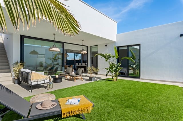 Chalet de 3 habitaciones en Mar de Cristal, Cartagena en venta con piscina - 549.000 € (Ref: 9231412)